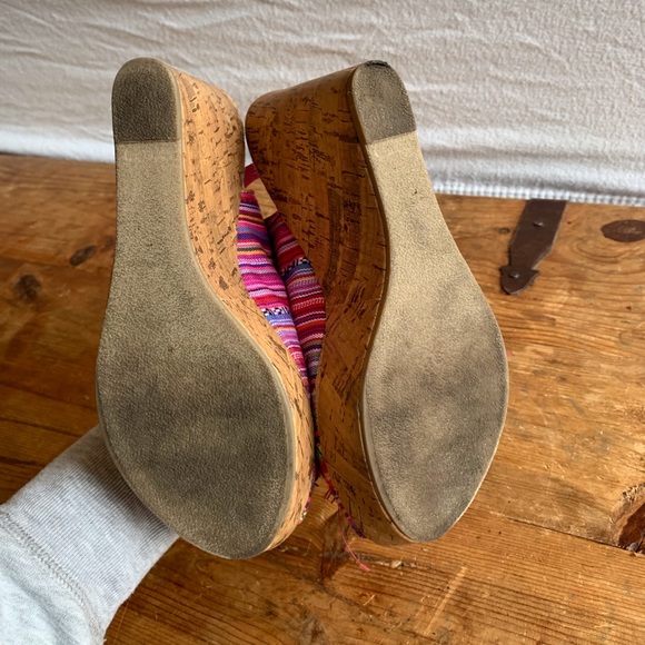 Report summer wedges bright stripes - Picture 4 of 5